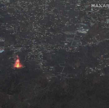 Potret Seram Erupsi Gunung Spanyol Terlihat dari Satelit