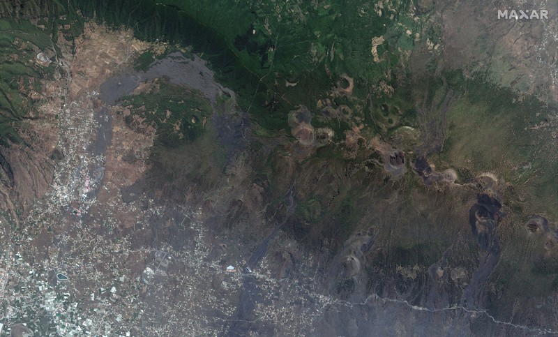 Meningkatnya aktivitas gunung berapi Cumbre Vieja. (Satellite Image ©2021 Maxar Technologies via AP) Meningkatnya aktivitas gunung berapi Cumbre Vieja. (Satellite Image ©2021 Maxar Technologies via AP)