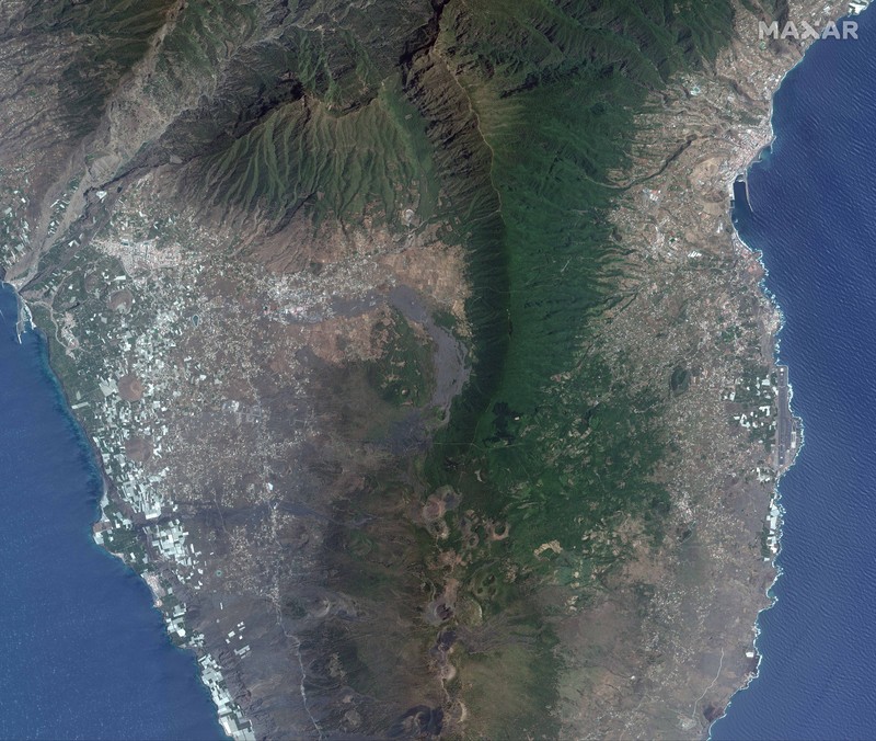 Meningkatnya aktivitas gunung berapi Cumbre Vieja. (Satellite Image ©2021 Maxar Technologies via AP)