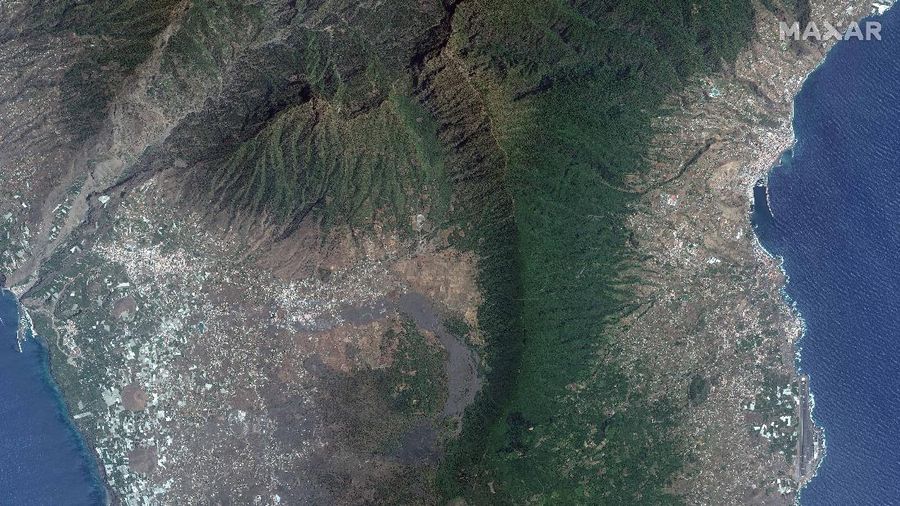 Meningkatnya aktivitas gunung berapi Cumbre Vieja. (Satellite Image ©2021 Maxar Technologies via AP)