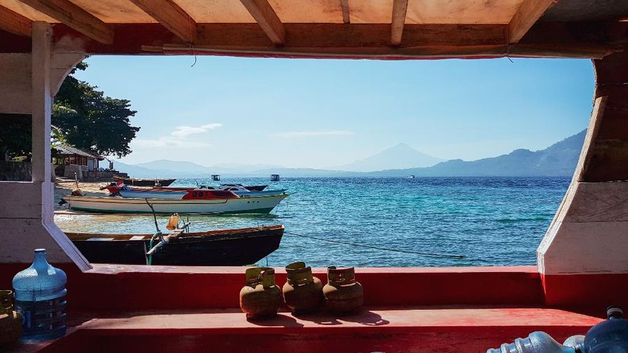 Bunaken, Sulawesi (Photo by Dimitry B on Unsplash)