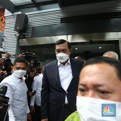 Potret Luhut yang Gugat Haris Azhar Rp 100 M di Polda Metro