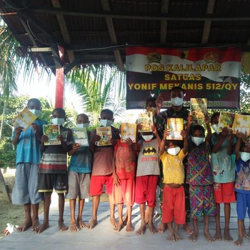 Saat TNI Jadi Guru untuk Anak-anak di Perbatasan Papua