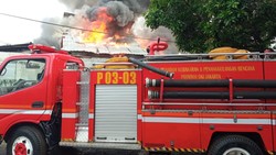 Kebakaran Besar di Tambora, 145 Personel Damkar Dikerahkan ke TKP