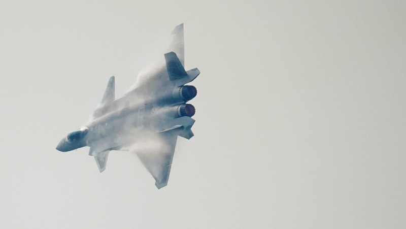 Jet tempur J-16D China. (AP/Ng Han Guan)