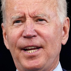 Joe Biden Bakal Cabut Larangan Perjalanan 8 Negara Afsel