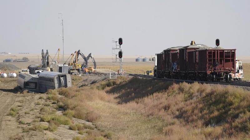 Kereta Amtrak anjlok di Montana. (AP/Ted S. Warren)