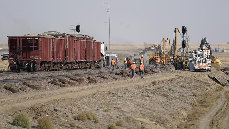 Kereta Amtrak anjlok di Montana. (AP/Ted S. Warren)