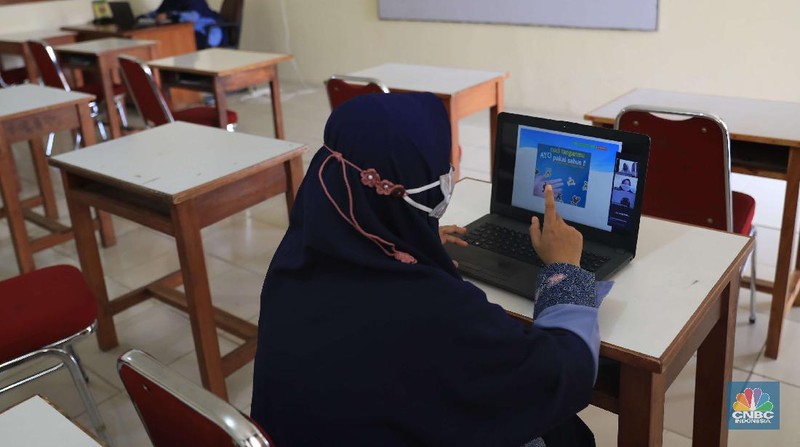 Simulasi sekolah tatap muka di SMP Al hasra Depok, Selasa, (28/9/2021). (CNBC Indonesia/ Muhammad Sabki)