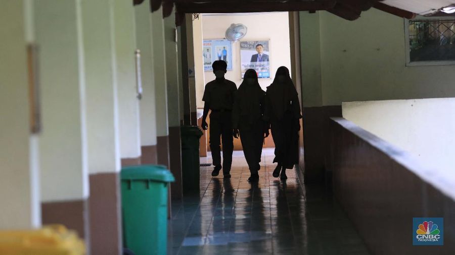 Simulasi sekolah tatap muka di SMP Al hasra Depok, Selasa, (28/9/2021). (CNBC Indonesia/ Muhammad Sabki)