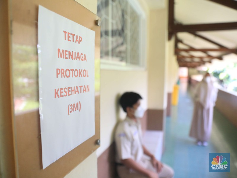 Simulasi sekolah tatap muka di SMP Al hasra Depok, Selasa, (28/9/2021). (CNBC Indonesia/ Muhammad Sabki)