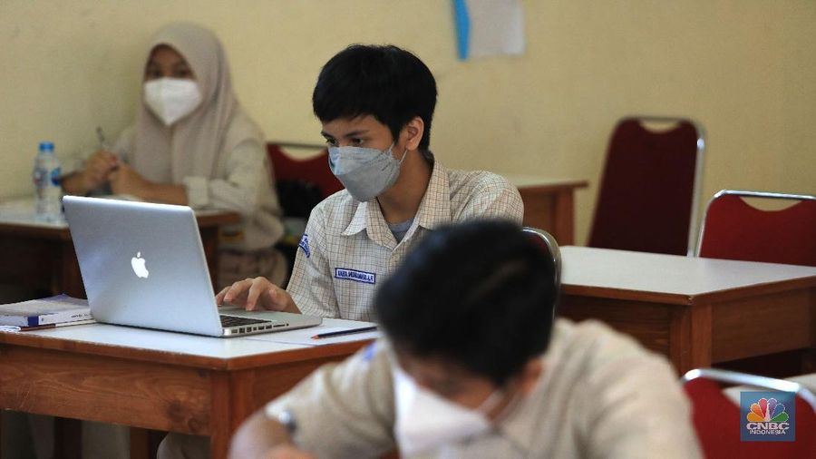 Simulasi sekolah tatap muka di SMP Al hasra Depok, Selasa, (28/9/2021). (²©²ÊÍøÕ¾/ Muhammad Sabki)