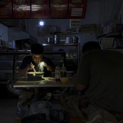 Ramai-ramai Kota China Redupkan Lampu, Krisis Listrik?