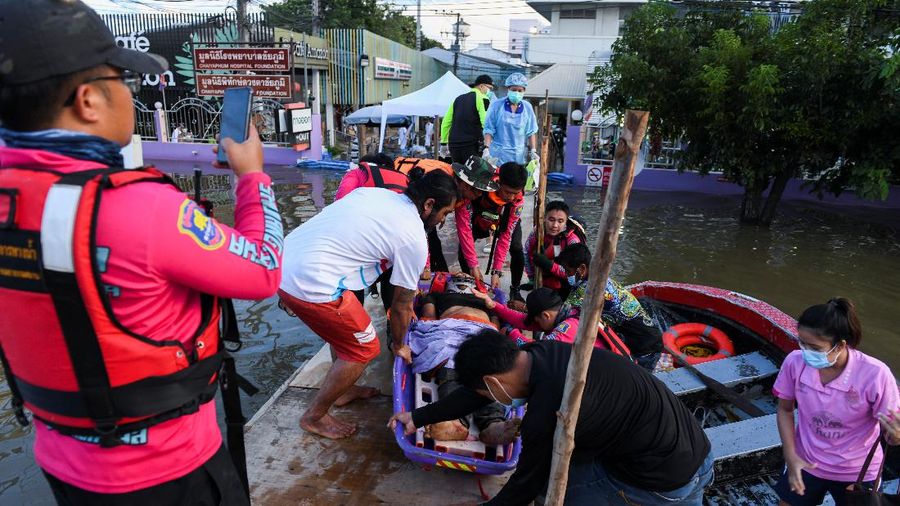 Banjir di Thailand menewaskan enam orang. (REUTERS/Panumas Sanguanwong)