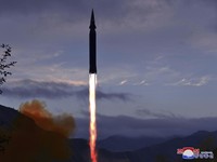Putin Ngamuk, Kapal Perang-Jet Rusia Tembak Rudal Hipersonik-Balistik