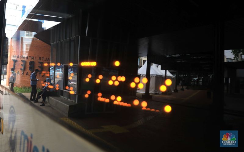Bikin Pangling Begini Wajah Baru Stasiun Krl Tebet Jaksel Foto 6<script async src=