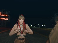 Saham YG Anjlok 9% Usai Kontrak Lisa Blackpink Habis
