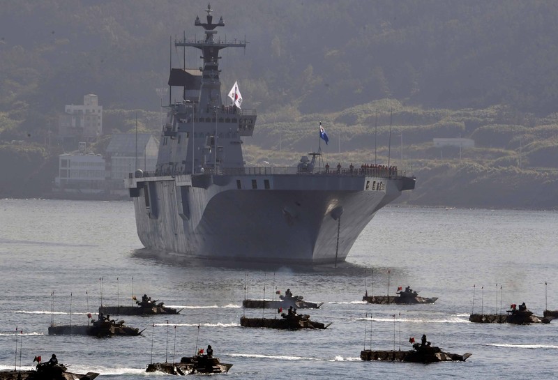 Korea Selatan perkenalkan kendaraan tempur di Hari Angkatan Bersenjata. (via REUTERS/POOL)
