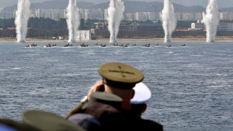 Korea Selatan perkenalkan kendaraan tempur di Hari Angkatan Bersenjata. (via REUTERS/POOL)