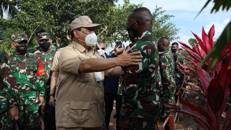 Menhan Prabowo Tinjau Kesiapan RS Modular untuk PON di Merauke. (Dok: Kementerian Pertahanan RI)