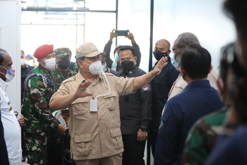 Menhan Prabowo Tinjau Kesiapan RS Modular untuk PON di Merauke. (Dok: Kementerian Pertahanan RI)