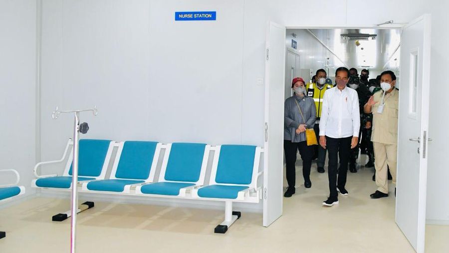 Jokowi Didampingi Menhan Prabowo Resmikan Rumah Sakit Modular Jenderal TNI LB. Moerdani di Merauke. (Photo credit: Biro Pers Sekretariat Presiden)