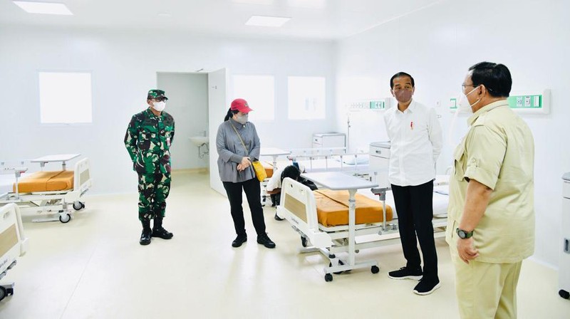 Jokowi Didampingi Menhan Prabowo Resmikan Rumah Sakit Modular Jenderal TNI LB. Moerdani di Merauke. (Photo credit: Biro Pers Sekretariat Presiden)