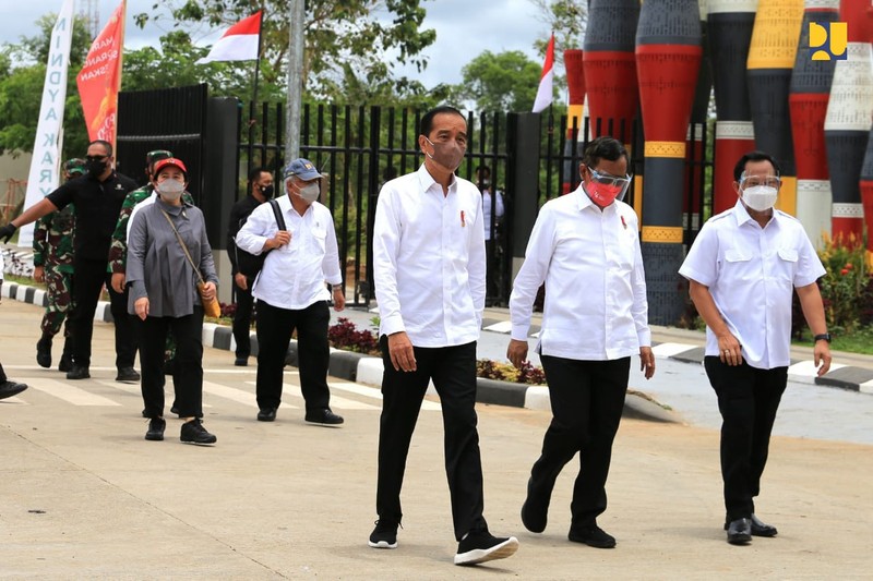 PLBN Terpadu Sota di Merauke, Presiden Jokowi: Kawasan Perbatasan Representasi Kemajuan Bangsa . (Biro Pers Kementrian PUPR) PLBN Terpadu Sota di Merauke, Presiden Jokowi: Kawasan Perbatasan Representasi Kemajuan Bangsa . (Biro Pers Kementrian PUPR)