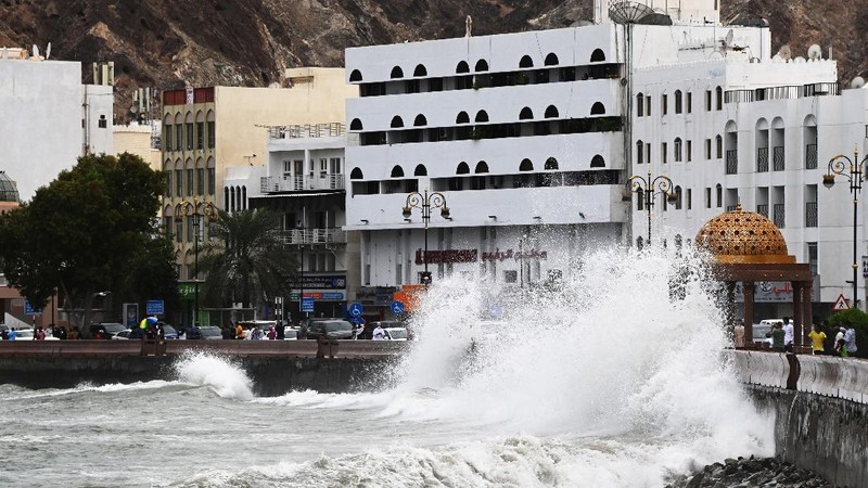 Flooded streets are seen as Cyclone Shaheen makes landfall in Muscat Oman, October 3, 2021. REUTERS/Sultan Al Hassani NO RESALES. NO ARCHIVES