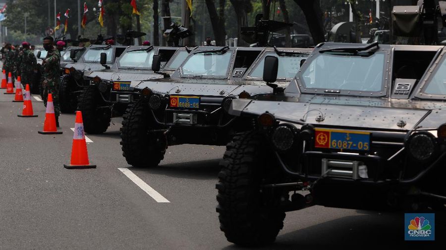 Pameran alusista rangkaian HUT ke-76 TNI tahun 2021. (CNBC Indonesia/Andrean Kristianto)