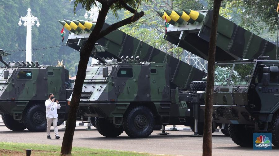 Pameran alusista rangkaian HUT ke-76 TNI tahun 2021. (CNBC Indonesia/Andrean Kristianto)