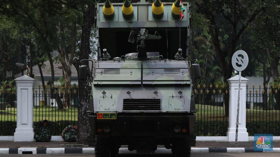 Pameran alusista rangkaian HUT ke-76 TNI tahun 2021. (CNBC Indonesia/Andrean Kristianto)