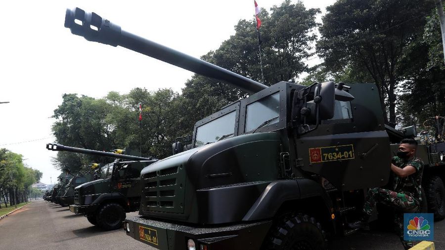 Pameran alusista rangkaian HUT ke-76 TNI tahun 2021. (CNBC Indonesia/Andrean Kristianto)