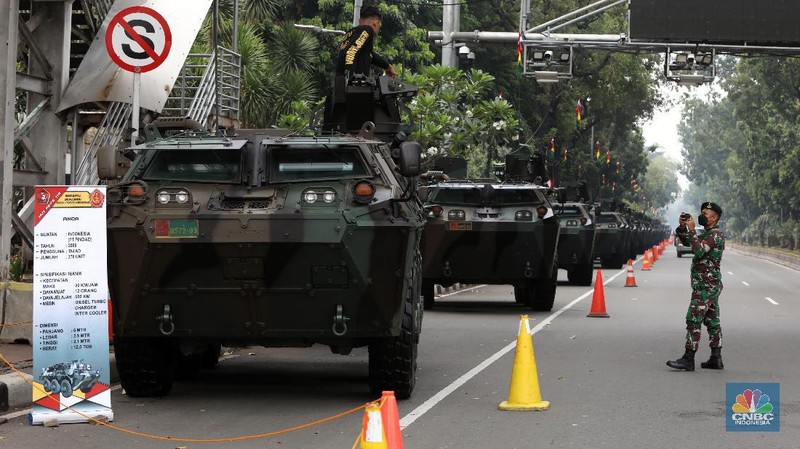 Pameran alusista rangkaian HUT ke-76 TNI tahun 2021. (CNBC Indonesia/Andrean Kristianto)