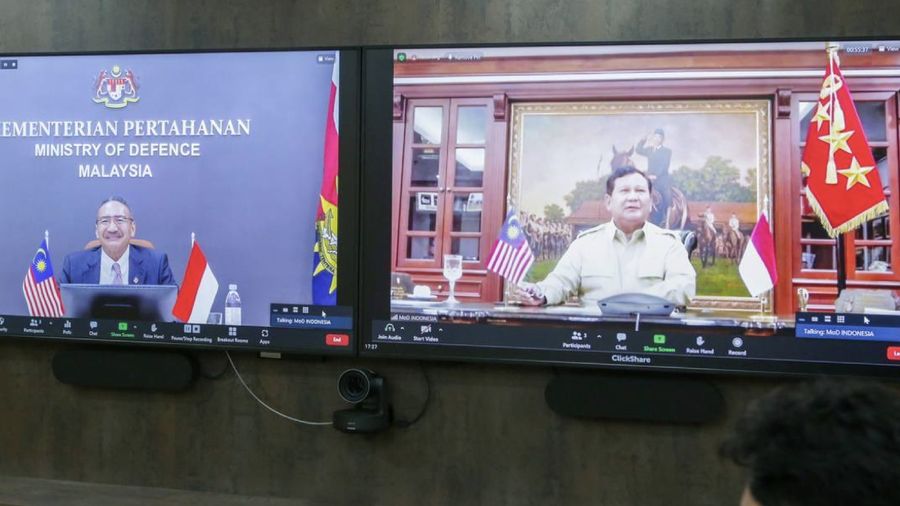 Menhan malaysia dan menhan RI (Twitter/@hishammuddinH20)
