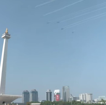 Keren! Intip Atraksi 18 Jet Tempur di Langit Istana & Monas