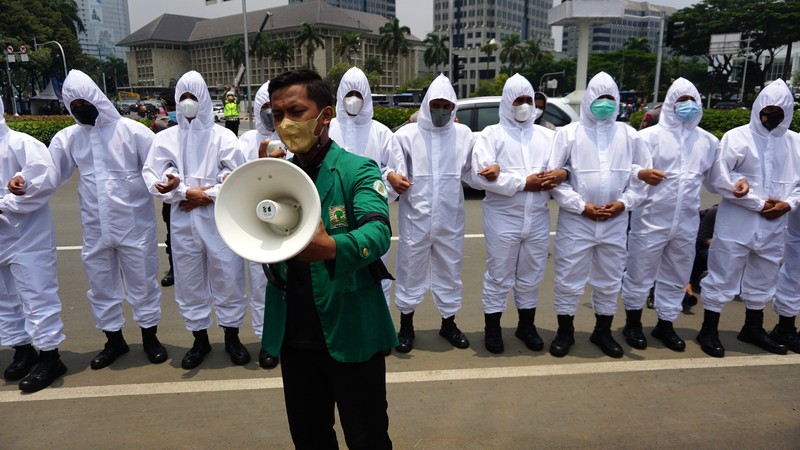 Demo Satu Tahun Omnibus law (CNBC Indonesia/Tri Susilo) Demo Satu Tahun Omnibus law (CNBC Indonesia/Tri Susilo)