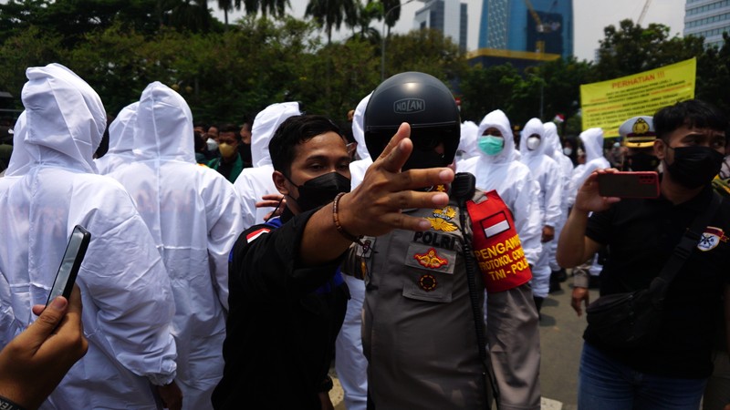 Demo Satu Tahun Omnibus law (CNBC Indonesia/Tri Susilo) Demo Satu Tahun Omnibus law (CNBC Indonesia/Tri Susilo)