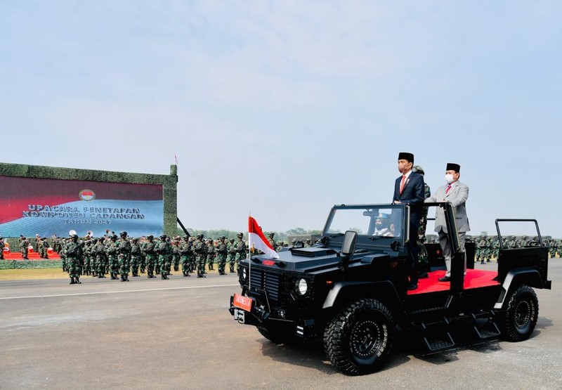Presiden RI, Jokowi bersama menteri Pertahanan (menhan) Pabowo Subanto di Upacara Penetapan Komponen Cadangan Tahun 2021, Pusdiklatpassus, Bandung Barat, 7 Oktober 2021. (Tim Dokumentasi Menhan Prabowo Subianto)