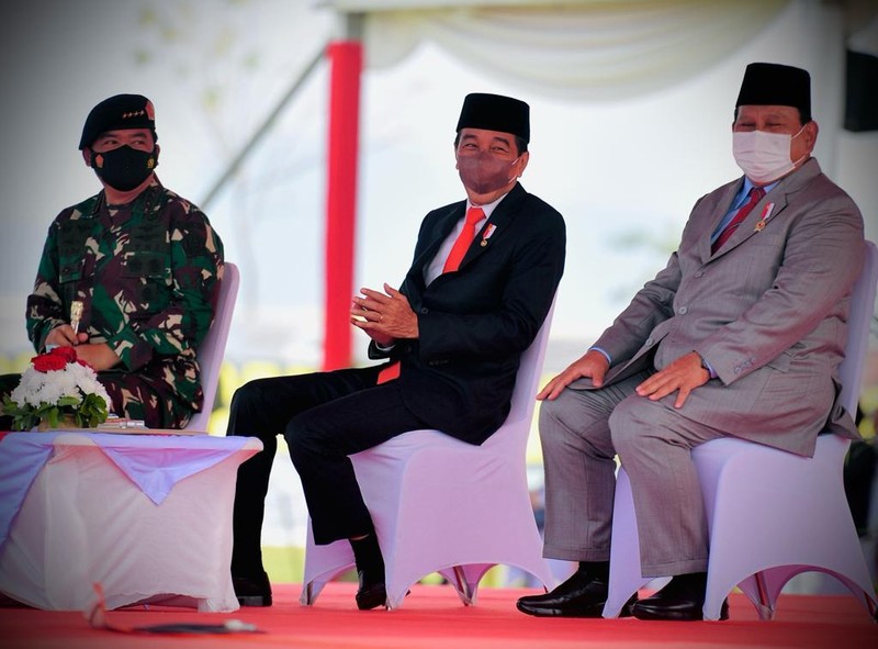 Presiden RI, Jokowi bersama menteri Pertahanan (menhan) Pabowo Subanto di Upacara Penetapan Komponen Cadangan Tahun 2021, Pusdiklatpassus, Bandung Barat, 7 Oktober 2021. (Tim Dokumentasi Menhan Prabowo Subianto) Presiden RI, Jokowi bersama menteri Pertahanan (menhan) Pabowo Subanto di Upacara Penetapan Komponen Cadangan Tahun 2021, Pusdiklatpassus, Bandung Barat, 7 Oktober 2021. (Tim Dokumentasi Menhan Prabowo Subianto)
