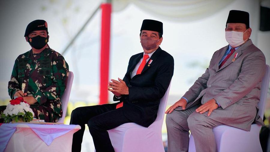 Presiden RI, Jokowi bersama menteri Pertahanan (menhan) Pabowo Subanto di Upacara Penetapan Komponen Cadangan Tahun 2021, Pusdiklatpassus, Bandung Barat, 7 Oktober 2021. (Tim Dokumentasi Menhan Prabowo Subianto)