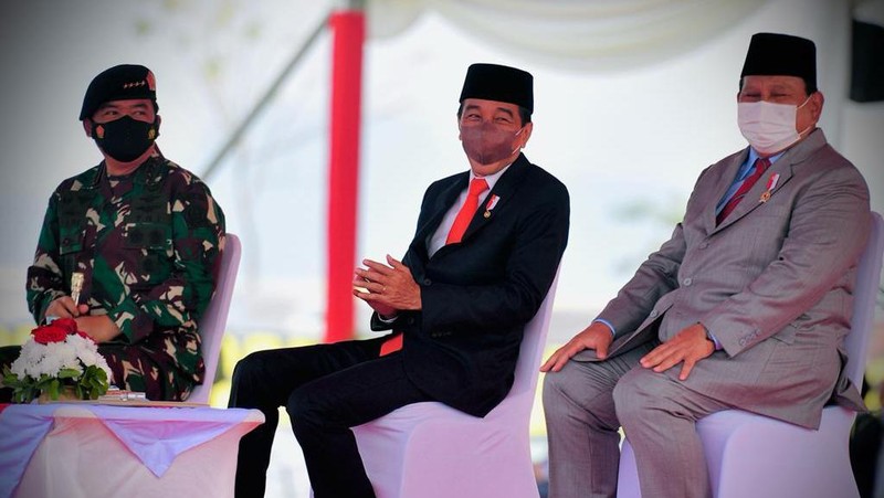 Presiden RI, Jokowi bersama menteri Pertahanan (menhan) Pabowo Subanto di Upacara Penetapan Komponen Cadangan Tahun 2021, Pusdiklatpassus, Bandung Barat, 7 Oktober 2021. (Tim Dokumentasi Menhan Prabowo Subianto)