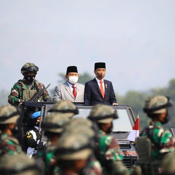 Gaya Jokowi & Prabowo Saat Penetapan Komponen Cadangan 2021