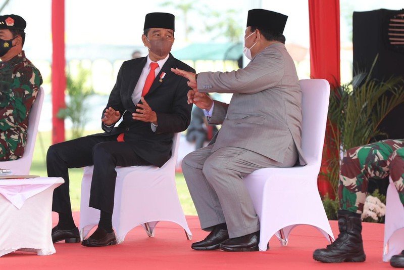 Presiden RI, Jokowi bersama menteri Pertahanan (menhan) Pabowo Subanto di Upacara Penetapan Komponen Cadangan Tahun 2021, Pusdiklatpassus, Bandung Barat, 7 Oktober 2021. (Tim Dokumentasi Menhan Prabowo Subianto) Presiden RI, Jokowi bersama menteri Pertahanan (menhan) Pabowo Subanto di Upacara Penetapan Komponen Cadangan Tahun 2021, Pusdiklatpassus, Bandung Barat, 7 Oktober 2021. (Tim Dokumentasi Menhan Prabowo Subianto)