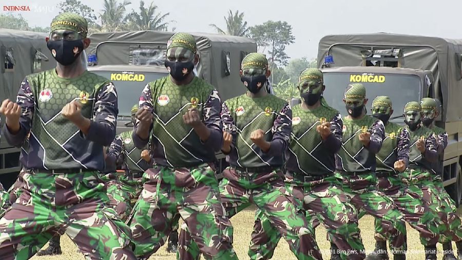Aksi Demonstrasi Keterampilan Komponen Cadangan di Upacara Penetapan Komponen Cadangan Tahun 2021, Pusdiklatpassus, Bandung Barat, 7 Oktober 2021