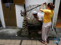 Gaya Warga Pakai Air Tanah di Tengah Isu Jakarta Tenggelam