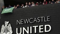 Suporter Kegirangan Usai Raja Salman Caplok Newcastle United