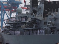 Penampakan Kapal Perang Inggris HMS Richmond Merapat ke Priok