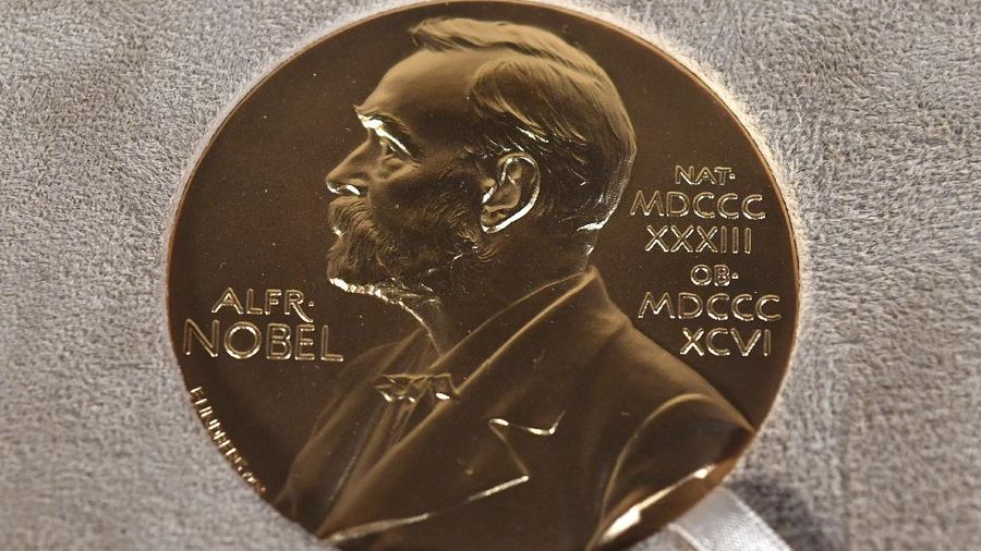 medali Nobel (Angela Weiss/Pool Photo via AP, File)