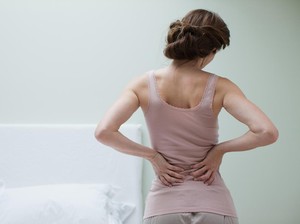 Waspada Nyeri Punggung, Kenali Ciri Gangguan Jantung dan Ginjal